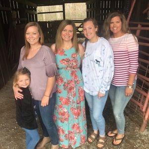 Meet your Posher, Alicia